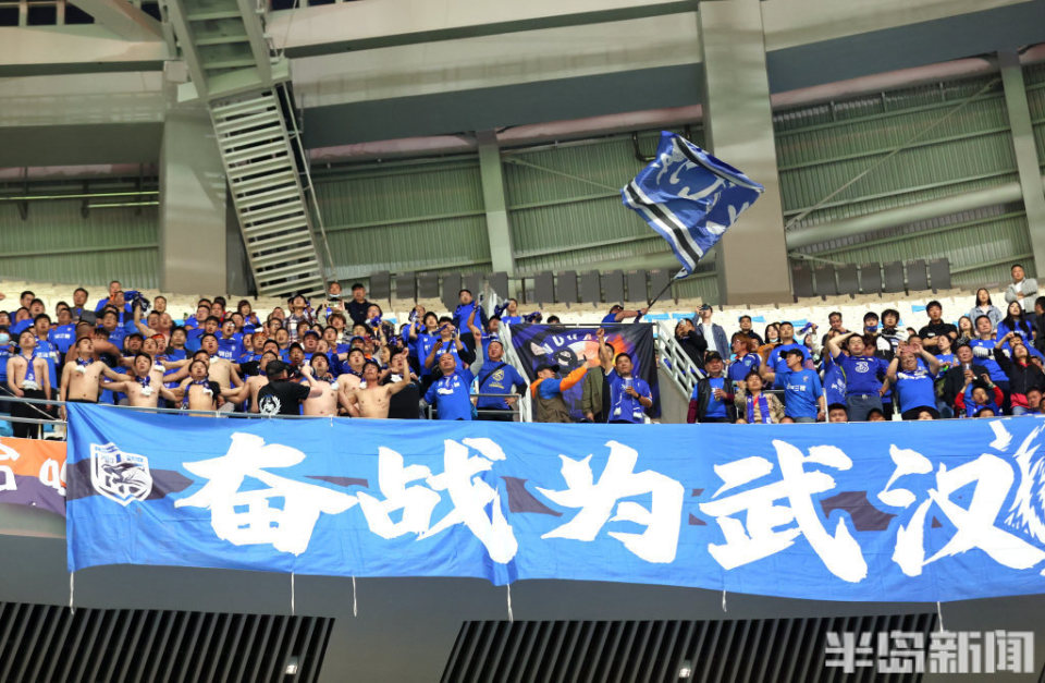 关于挑战重重，亚冠比赛彰显团队实力的信息
